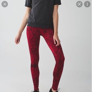 Lululemon wunder under